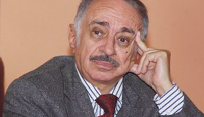 ''عميمور الوحيد على ''الفايس بوك