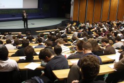 منح للجزائريين الحاصلين على «الليسانس» للدراسة في أمريكا