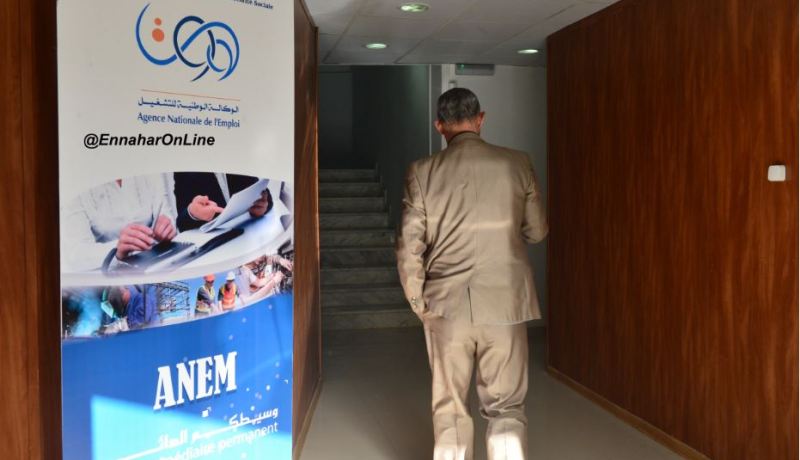 موظف في «أنام» ينتحل صفة 3 وزراء ويقدم وعودا بالتوظيف لـ«قتل الوقت»!