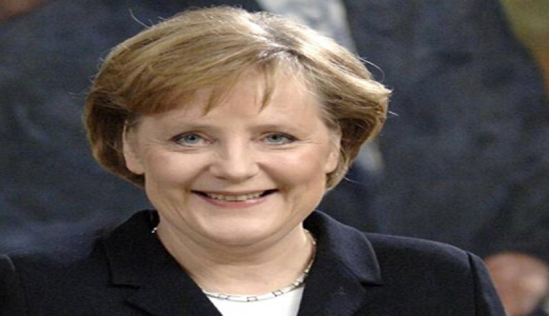 ميركل ستحث الصين على خفض وارداتها من النفط الإيراني