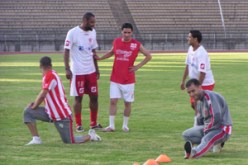 منادي يجتمع بلاعبيه ويطالبهم بنقاط الحمراوة