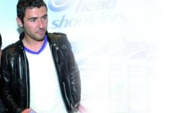 عنتر يحيى تشابك مع أنصار بوخوم ونجا من الضرب قبل مجيئه إلى الجزائر