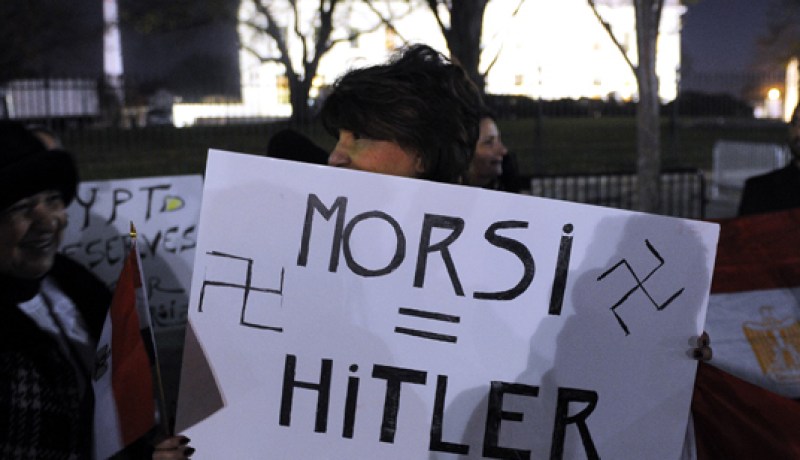 جبهة الانقاذ تدعو إلى مظاهرات يوم الثلاثاء لإسقاط مشروع الدستور