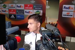 الجزائري “عوار” يُبهر والفرنسيون يتعلقون به !!