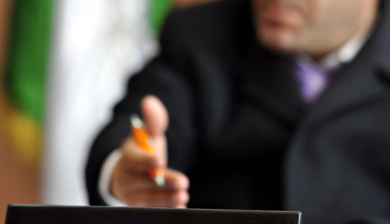 رخصة بناء تجُرّ «مير» الشراڤة إلى العدالة بتهمة سوء استغلال النفوذ