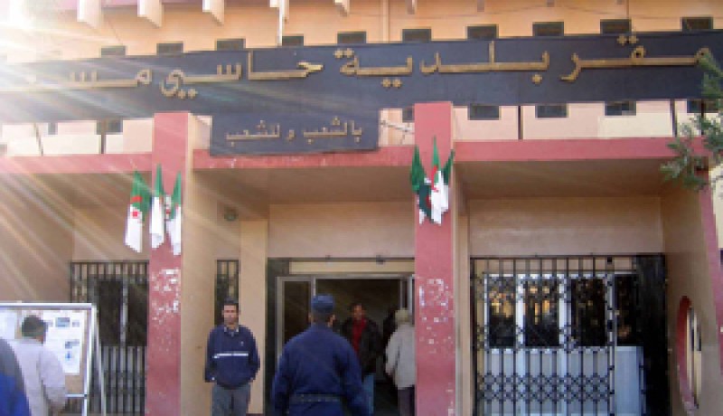 عمال البلديات يواصلون إضرابهم للأسبوع الثاني على التوالي