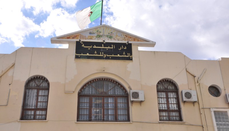 موظفـــون بمصلحــة الحالـة المدنيـة في المحمديـة ضمن شبكة لتزوير الملفات القاعدية للمركبات