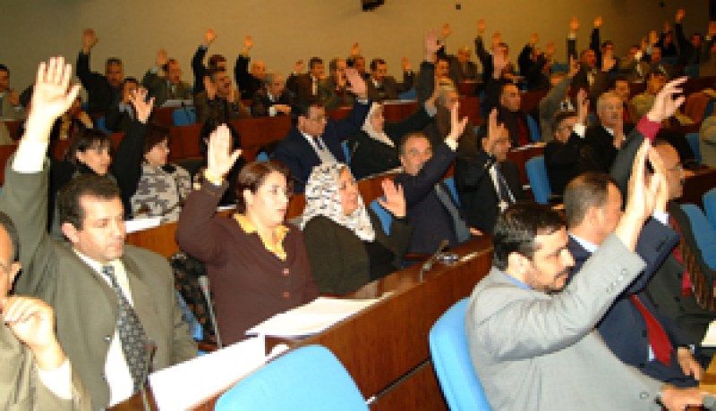 “النهار” تدخل قصر زيغود يوسف وترصد يوميات السيناتور الجزائري:الشمة… الفياغرا… والبورتابل… مشاريع قوانين جديدة مطروحة على البرلمان