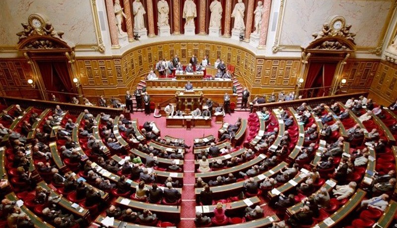 النواب الفرنسيون يقررون تمديد حالة الطوارئ