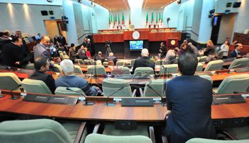 النواب يثمنون تمديد السن الأقصى للتمهين إلى 35 سنة