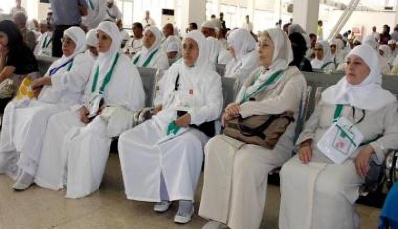 أول فوج من الحجاج الجزائريين يتوجه الى البقاع المقدسة