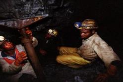 4 قتلى في حريق منجم بجنوب افريقيا