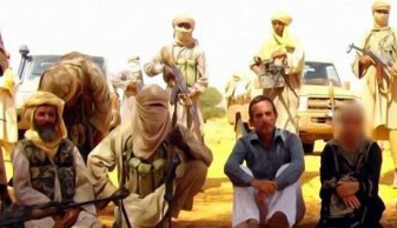 تنظيم القاعدة يطلق سراح الرهائن الفرنسيين شمال مالي