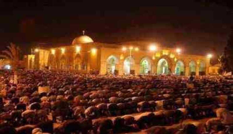 أكثر من 250ألف مصل يحيون ليلة القدر بالمسجد الأقصي