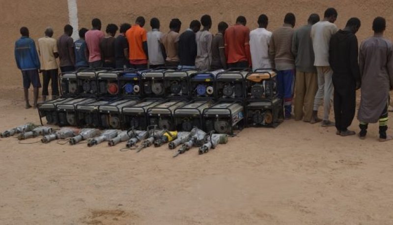 توقيف 14 منقبا عن الذهب بأقصى جنوب البلاد