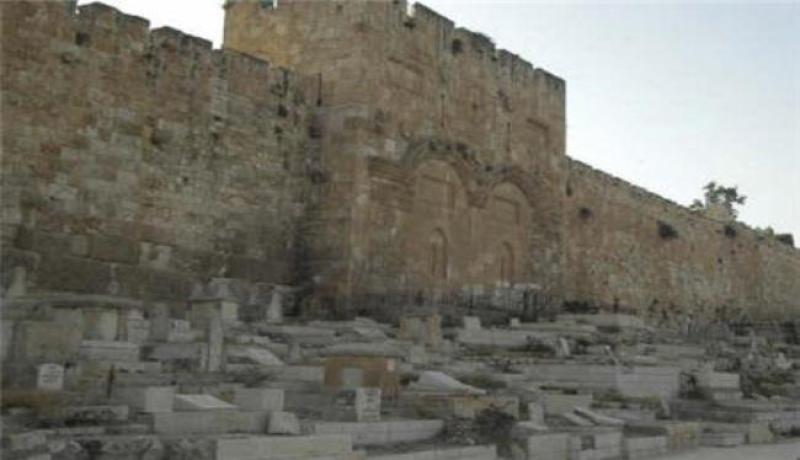الإحتلال الإسرائيلي يصادر أرضا فلسطينية محاذية للمسجد الأقصى