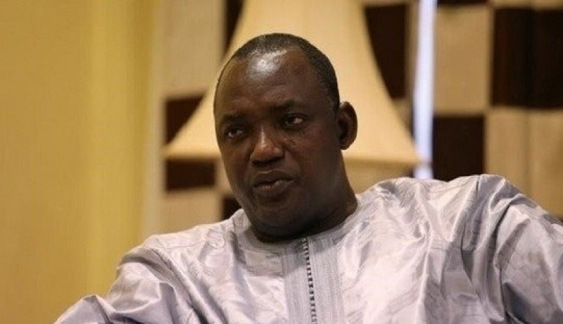 رئيس غامبيا المنتخب يؤدي اليمين في سفارة بلاده بالسنغال