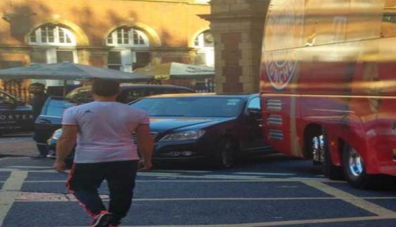 حافلة بايرن ميونيخ تتعرض لحادثة قبل مواجهة ارسنال