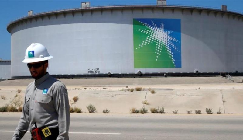 أرامكو السعودية تؤجل تزويد الصين بالنفط