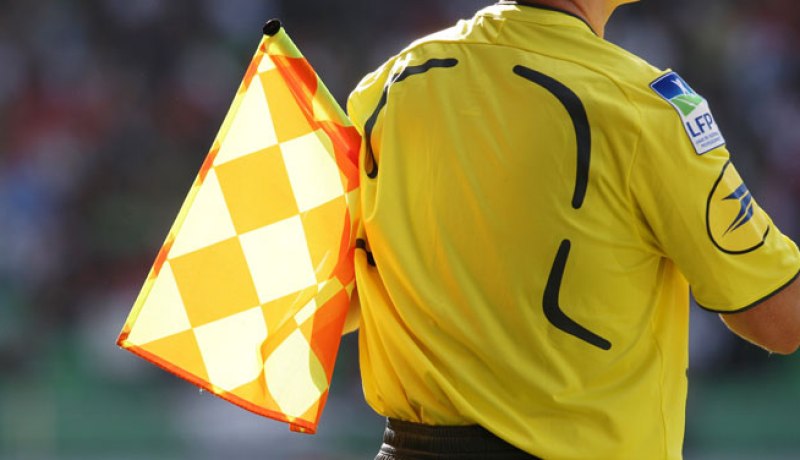 ثلاثي تحكيم مصري لإدارة ودية الجزائر وتنزانيا