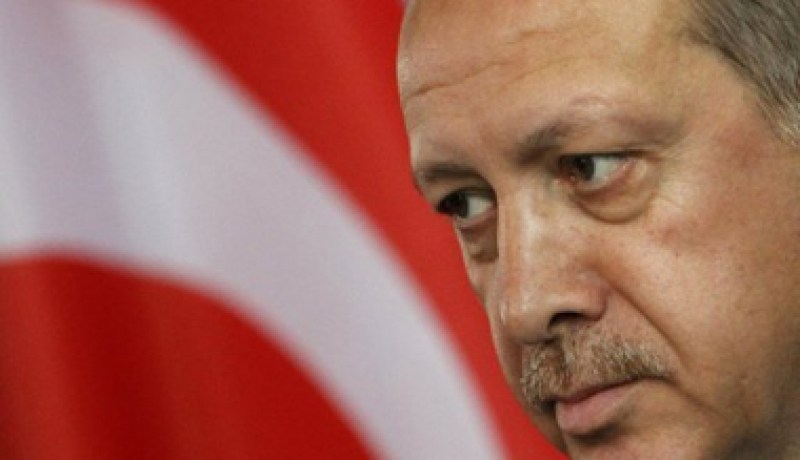 أردوغان يحث مبارك على الإصغاء لشعبه
