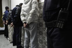 عصابة تحتجز رجل أعمال وعائلته داخل منزله وتسلبه 5 ملايير في الوادي