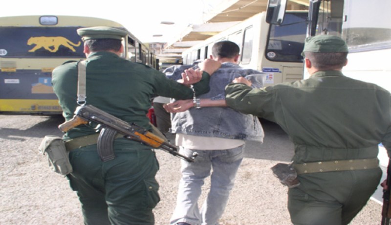 يزوّرون بطاقة هوية مقاول وينتحلون صفته لسحب ‮06 ‬مليار من رصيده