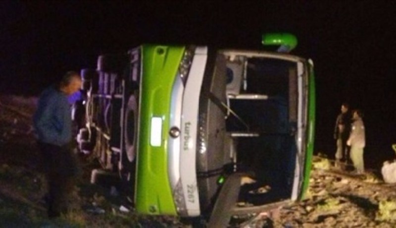 مقتل 19 شخصا في انقلاب حافلة غرب الأرجنتين