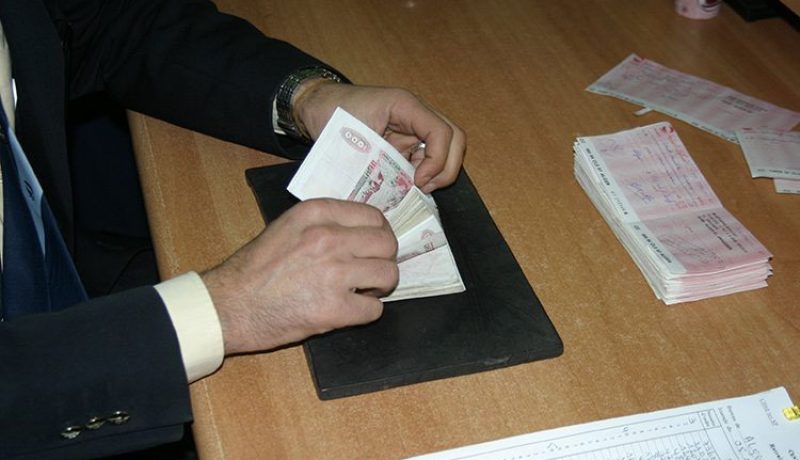 2000 دينار إضافية للتلاميذ المستفيدين من المنحة المدرسية 3 آلاف دينار سابقا