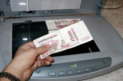 توقيف مختص في تزوير ورقة 2000 دينار النقدية في بسكرة