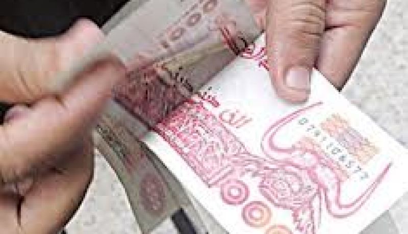 45 ‬من المائة من الكتلة النقدية الوطنية‮ ‬تتداول في‮ ‬السـوق السوداء