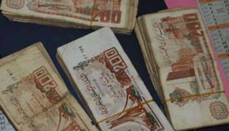 بنك الجزائر يشرع في حرق ملايير الدينارات من فئة 200 دينار