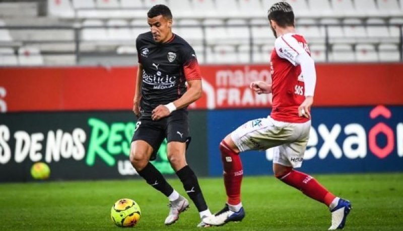 رغم عرض الزمالك.. مهاجم الخضر يتجه للبقاء في فرنسا
