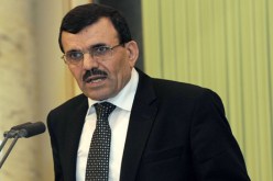 رئيس الوزراء التونسي يتعهد بـ”مبدأ” استقالة الحكومة