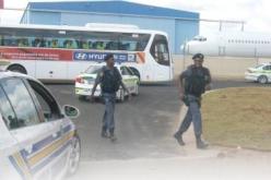 ''الخضر'' يتأخرون لساعتين بسبب تسريح برج المراقبة