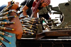 الجماعات الإرهابية تجند نساء مسلحات لتأمين قوافل تهريب المخدرات في‮ ‬الصحراء