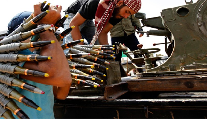 الجماعات الإرهابية تجند نساء مسلحات لتأمين قوافل تهريب المخدرات في‮ ‬الصحراء