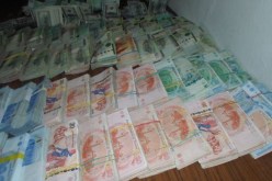 الوادي: الجمارك تحجز 10 ملايين دينار تونسي بالمعبر الحدودي الطالب العربي