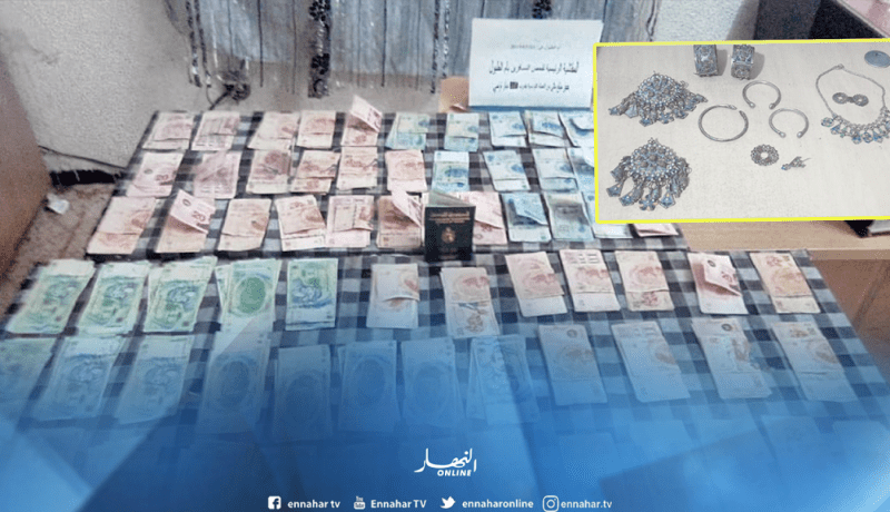 بالصور.. حجز 9950 دينار تونسي بأم الطبول و5150 دولار بمطار عنابة