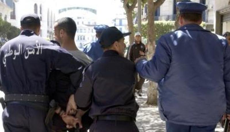 توقيف'' بارون'' مسبوق قضائيا وتفكيك شبكة متكّونة من 6 أشخاص يمتد نشاطها إلى غرب الوطن