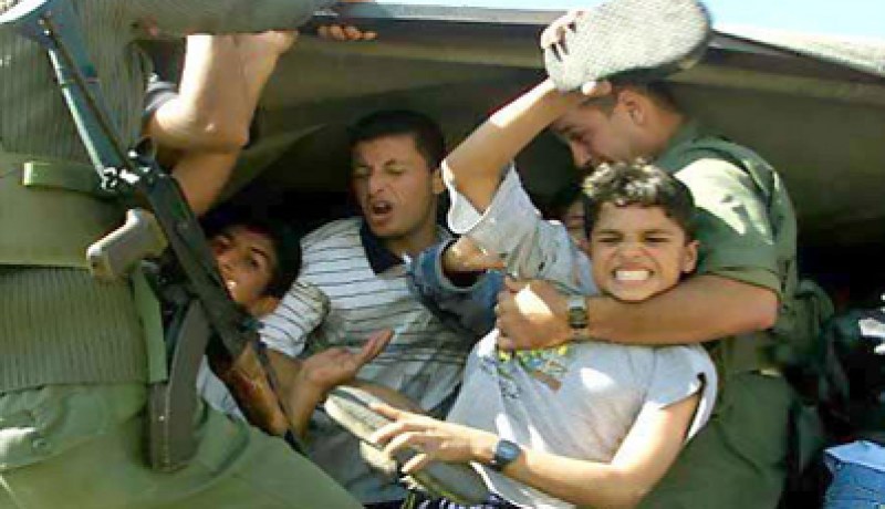 جيش الاحتلال الإسرائيلي يعتقل ثمانية فلسطينيين فى محافظات بالضفة الغربية