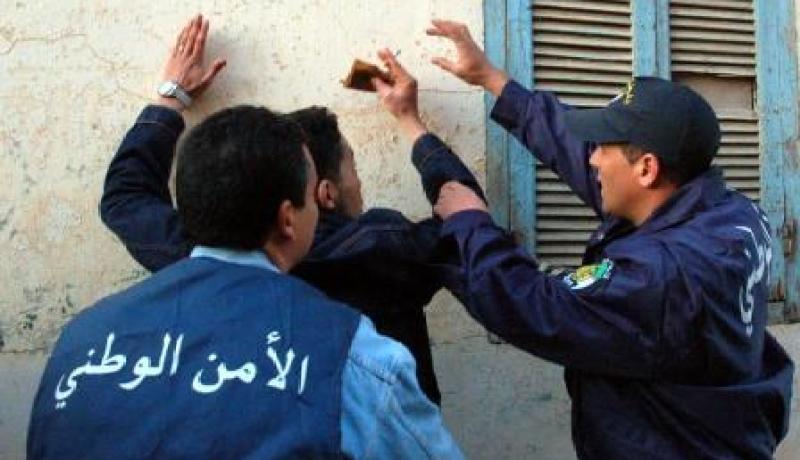 عصابة تحول شاليهات مهجورة إلى مخزن للمسروقات ووكر للدعارة