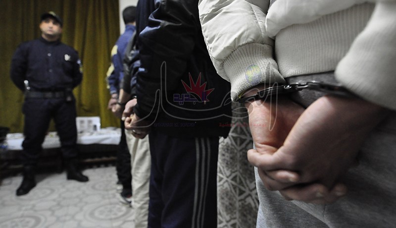 القبض على 3 أشخاص بتهمة السرقة في البيض