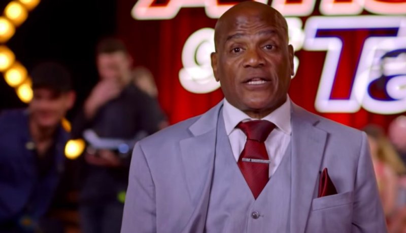 رجل سجن 37 عاما بـ”الخطأ” مرشح للفوز بلقب “أمريكا غوت تالنت”