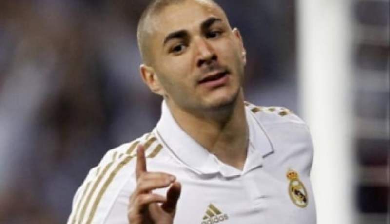 بنزيمة أحلم باللعب مع ميسي ومورينيو الأول في العالم