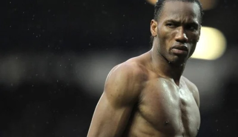 الإيفواري دروغبا أفضل لاعب في تاريخ تشلسي