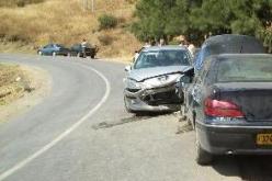 قتيلان و3 جرحى في انقلاب سيارة بميلة