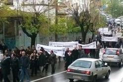 أساتذة كلية الحقوق يخرجون إلى الـشوارع في مسيرة سلمية بتيزي وزو