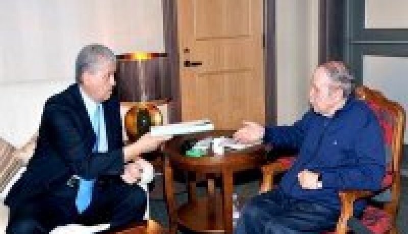 الرئيس بوتفليقة يستقبل الوزير الأول عبد المالك سلال
