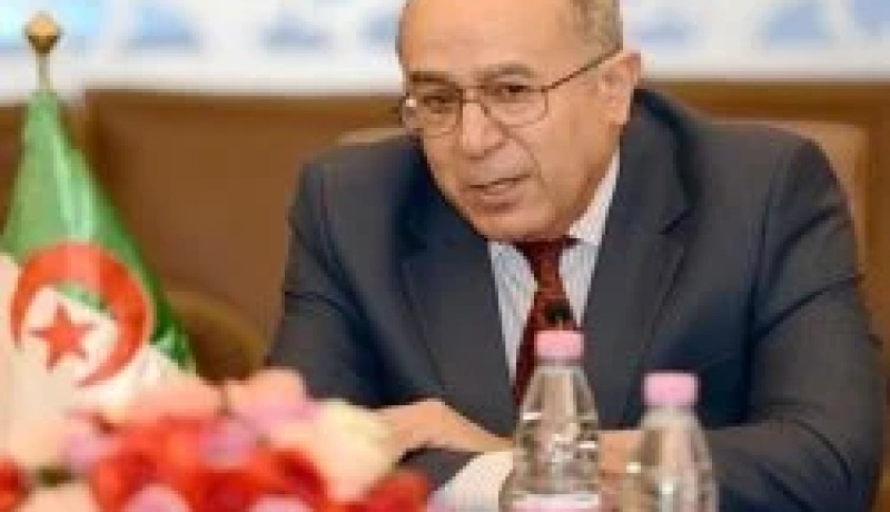 لعمامرة يؤكد على ضرورة ترجمة العلاقات الإقتصادية بين الجزائر و كندا  إلى شراكة منتجة